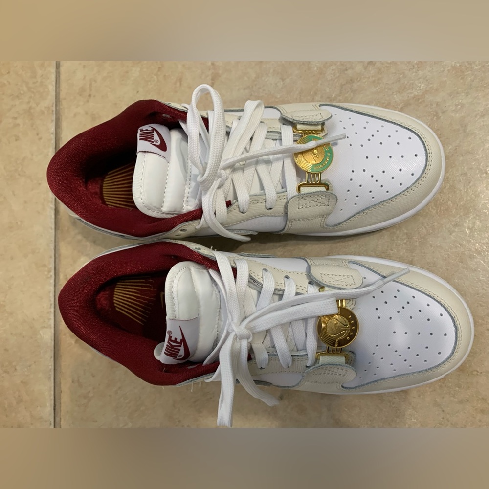 Nike dunk low SE
